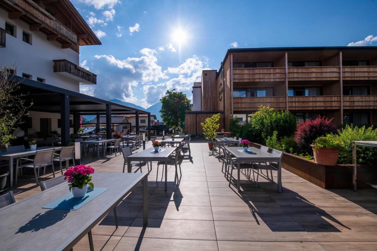 Der Dolomitenhof - Tristach Lienz Exterior photo